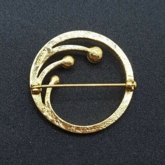 Monet Circle Pin with Three Simulated Pearls - Picture 2 of 10